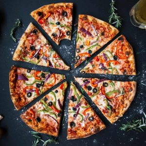 How Many Carbs In a Slice of Pizza